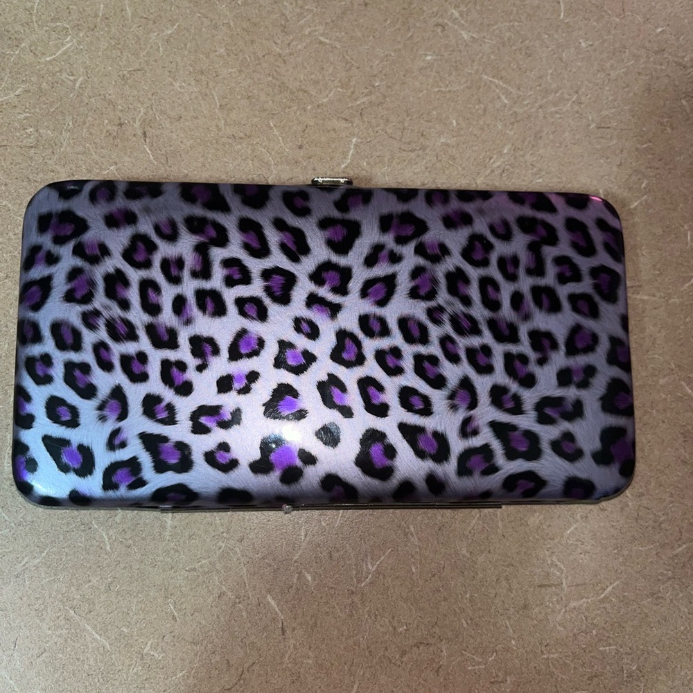 Mikey Cyrus clutch